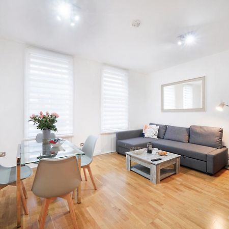 Apt 1, Soho Apartments 1St Floor By Indigo Flats London Bagian luar foto