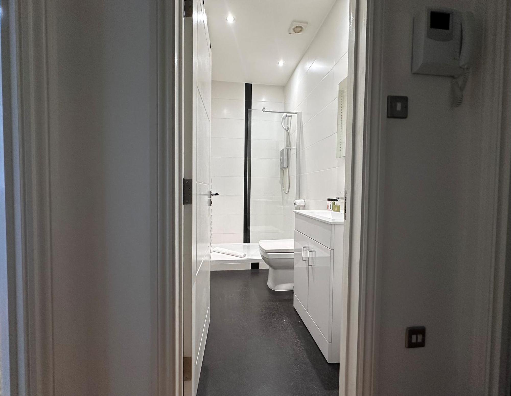 Apt 1, Soho Apartments 1St Floor By Indigo Flats London Bagian luar foto