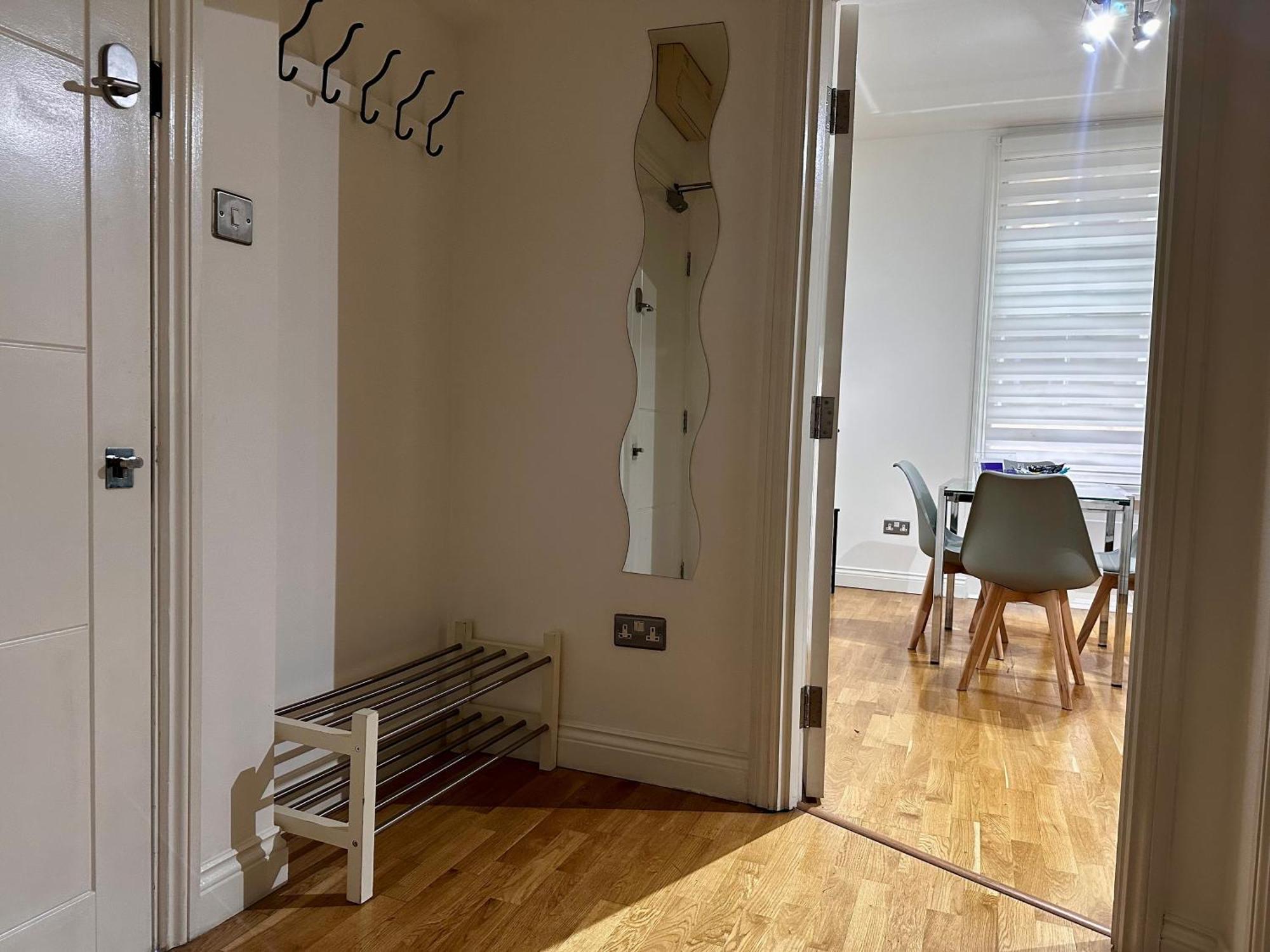 Apt 1, Soho Apartments 1St Floor By Indigo Flats London Bagian luar foto