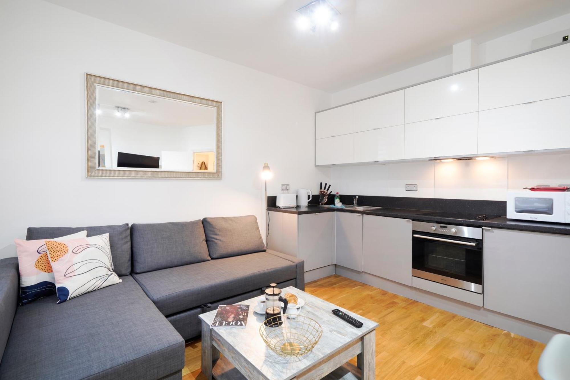 Apt 1, Soho Apartments 1St Floor By Indigo Flats London Bagian luar foto