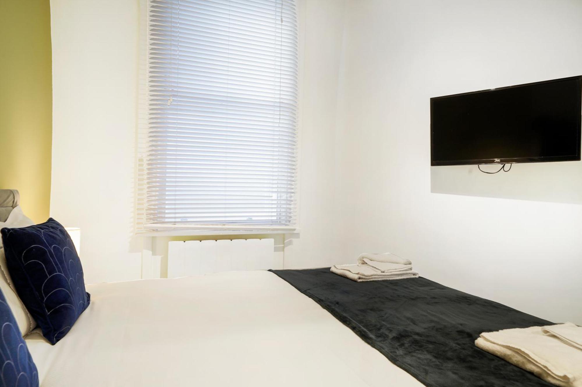 Apt 1, Soho Apartments 1St Floor By Indigo Flats London Bagian luar foto
