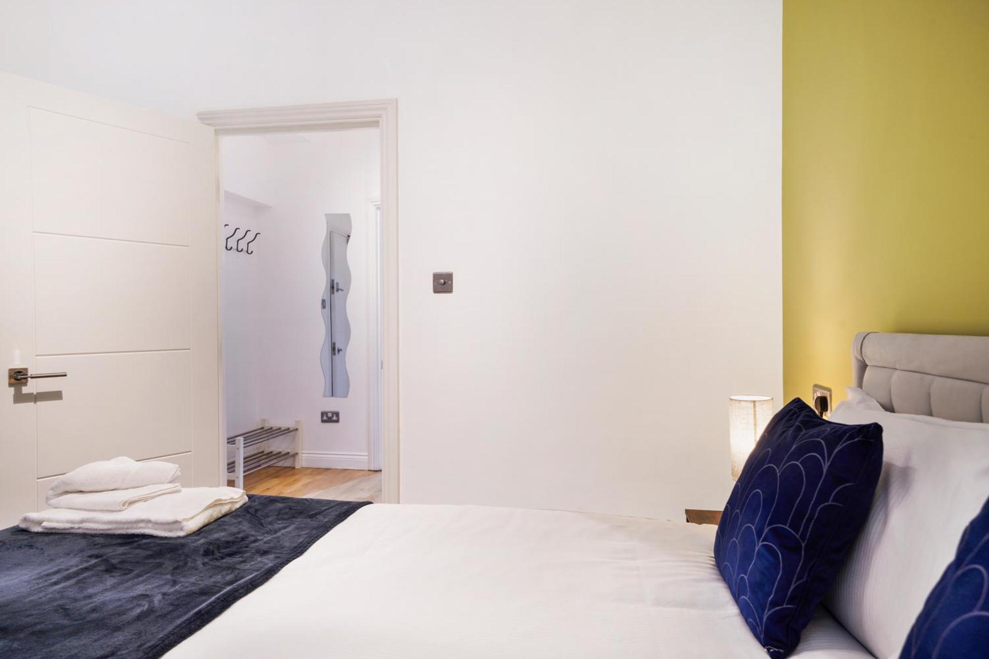 Apt 1, Soho Apartments 1St Floor By Indigo Flats London Bagian luar foto
