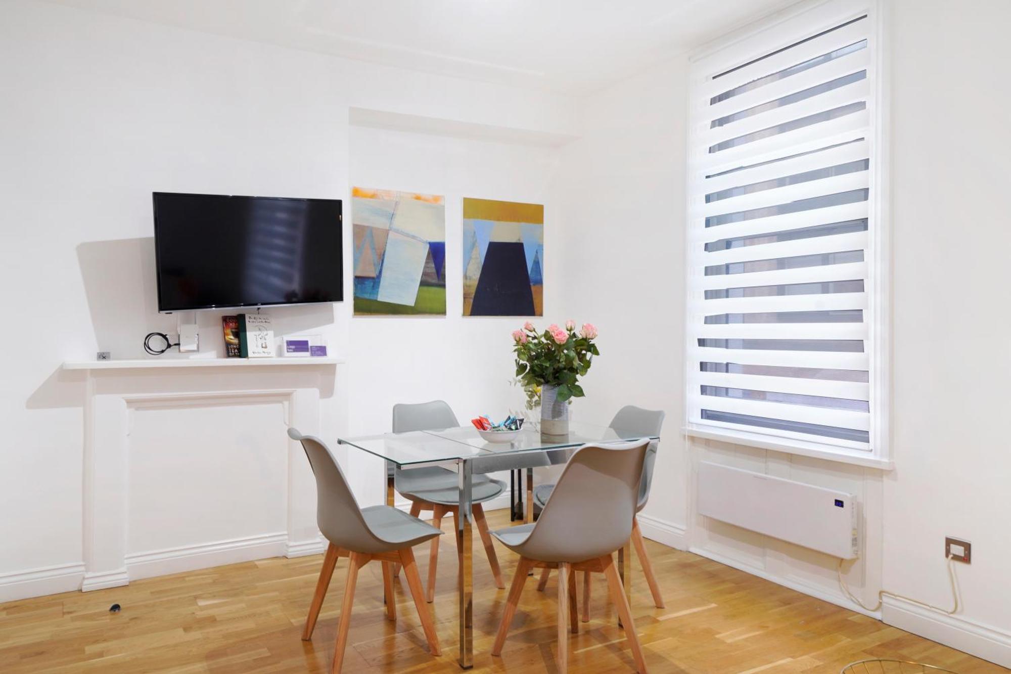 Apt 1, Soho Apartments 1St Floor By Indigo Flats London Bagian luar foto